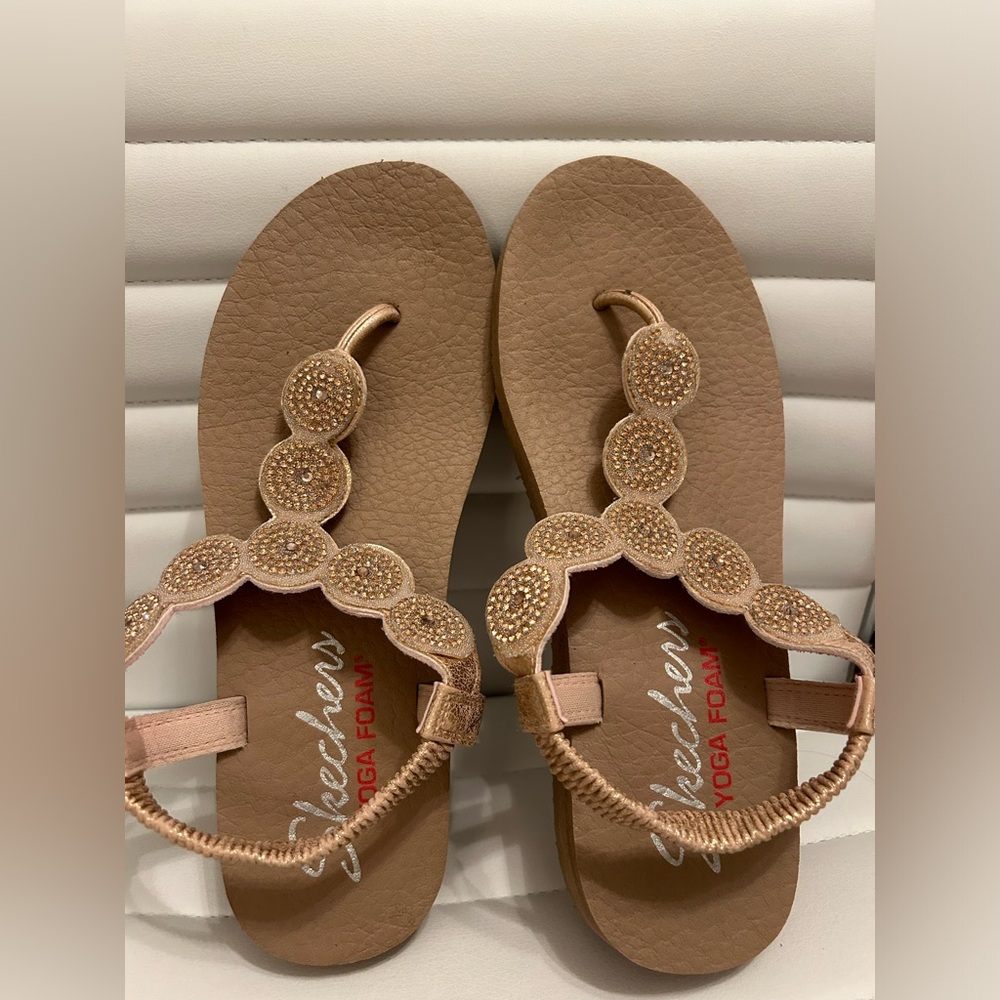 Skechers Women's Meditation-Stars & Sparkle-Circular Rhinestone Slingback Thong